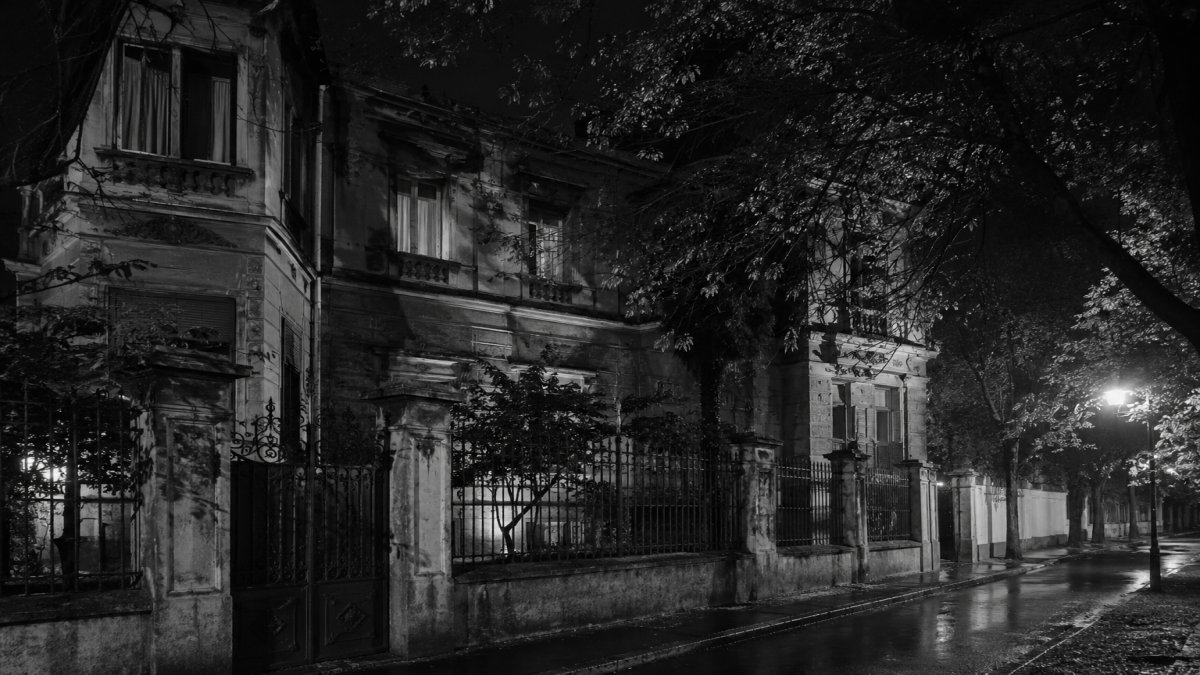 La Casa Negra de la Roma: la mansión que parece rechazar a quien intenta vivirla