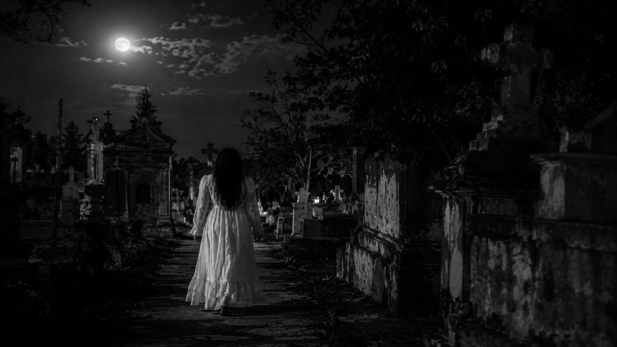 La Dama del Cementerio de Mérida: la mujer que aparece entre tumbas antiguas