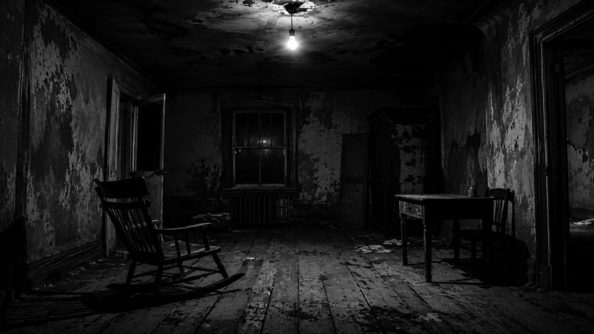 La inquietante verdad tras la luz que se apaga sola en la oscuridad
