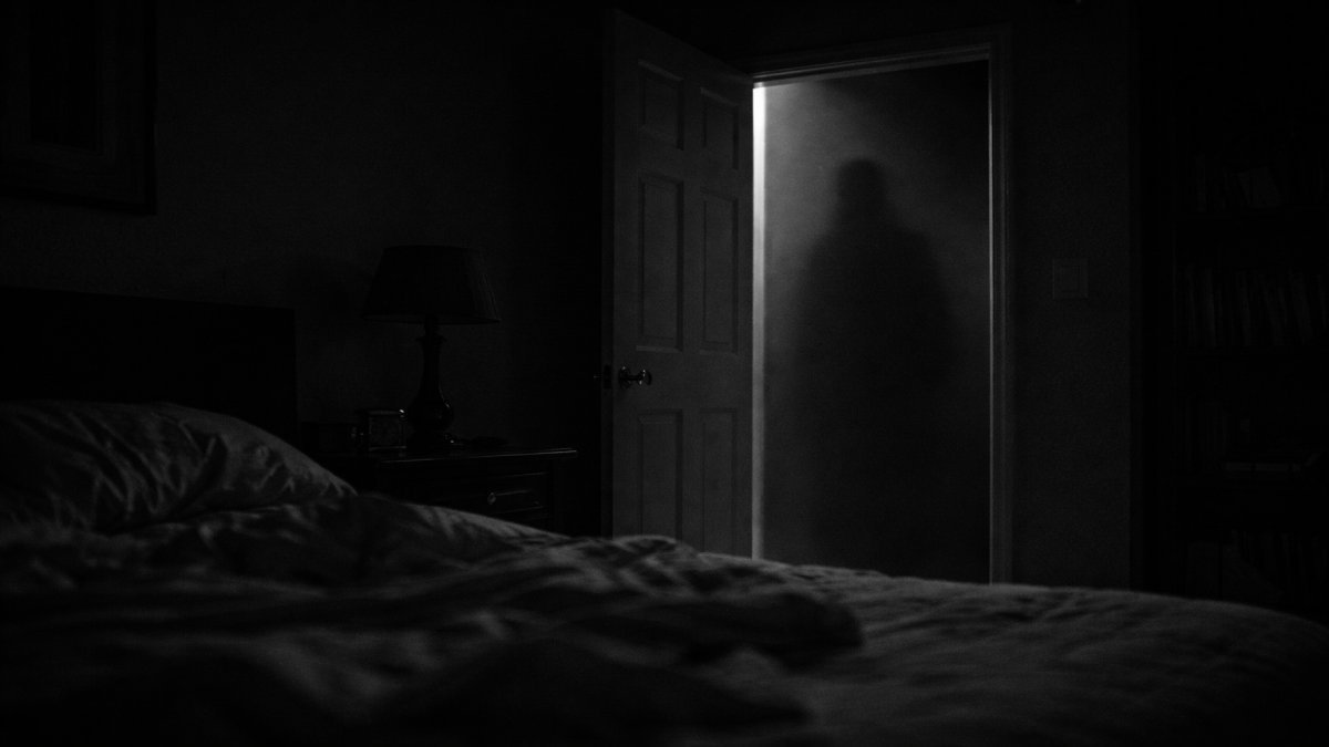 La razón por la que el cerebro imagina presencias en la oscuridad aunque no haya nadie