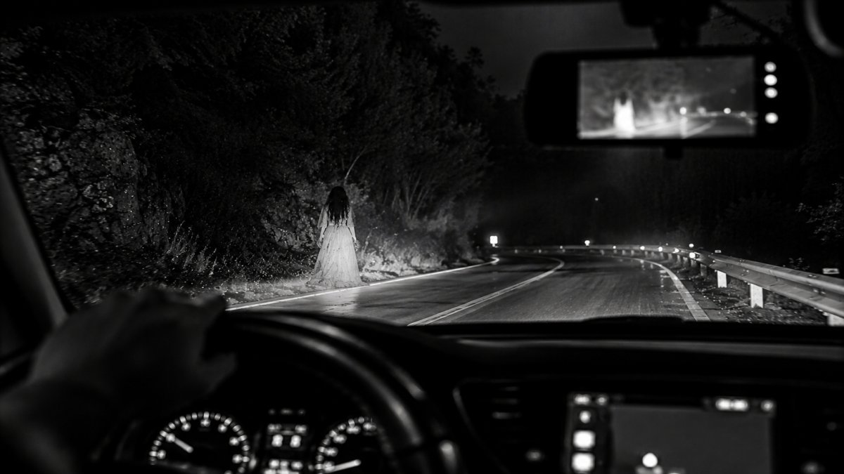 Descubre el misterio tras los videos de fantasmas en carreteras solitarias